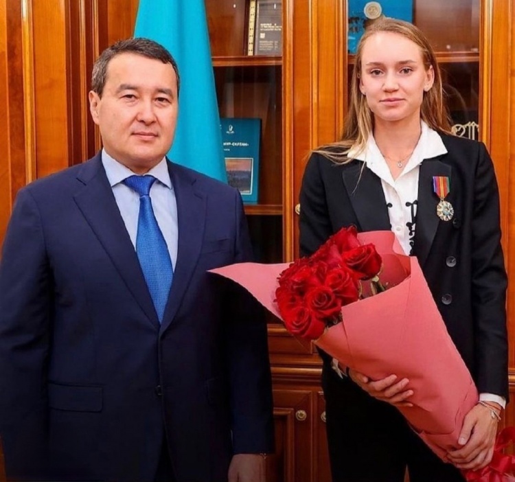 的战术搭配 的战术搭配