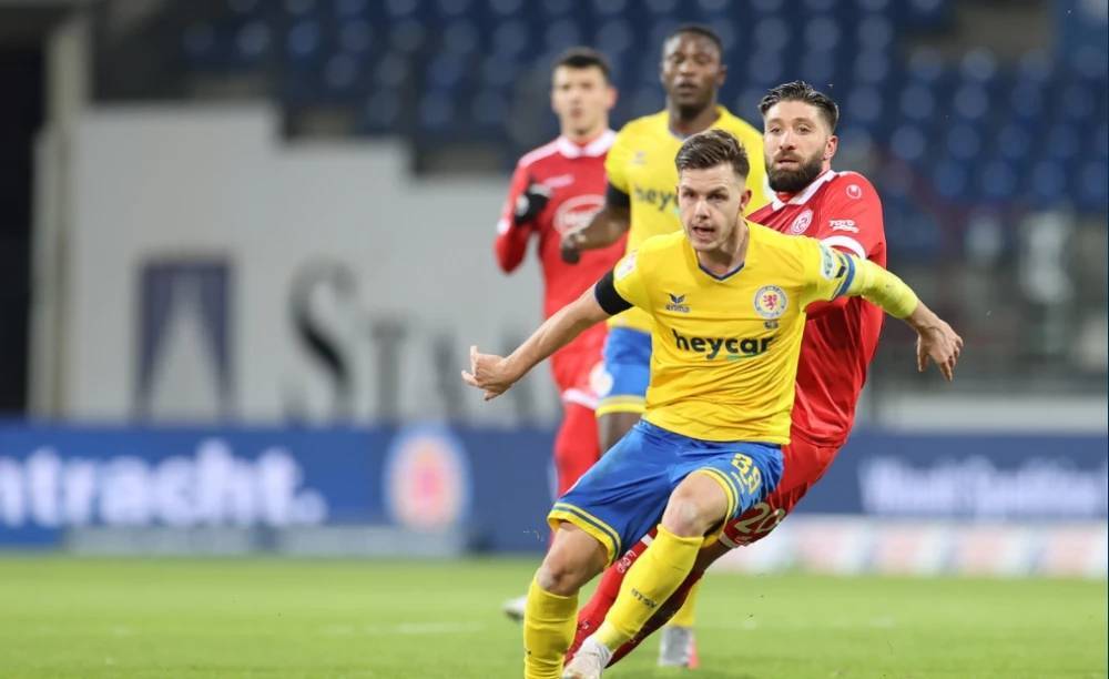 尤其是在世 尤其是在世